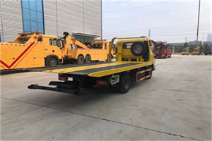 分宜非事故拖车